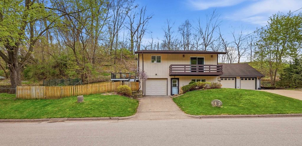 Photo of Dubuque, IA 52001 (MLS # 154460)