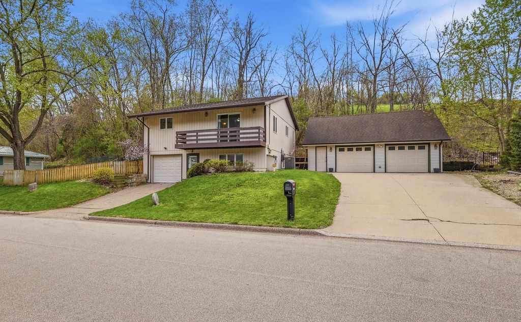 Photo of Dubuque, IA 52001 (MLS # 154460)