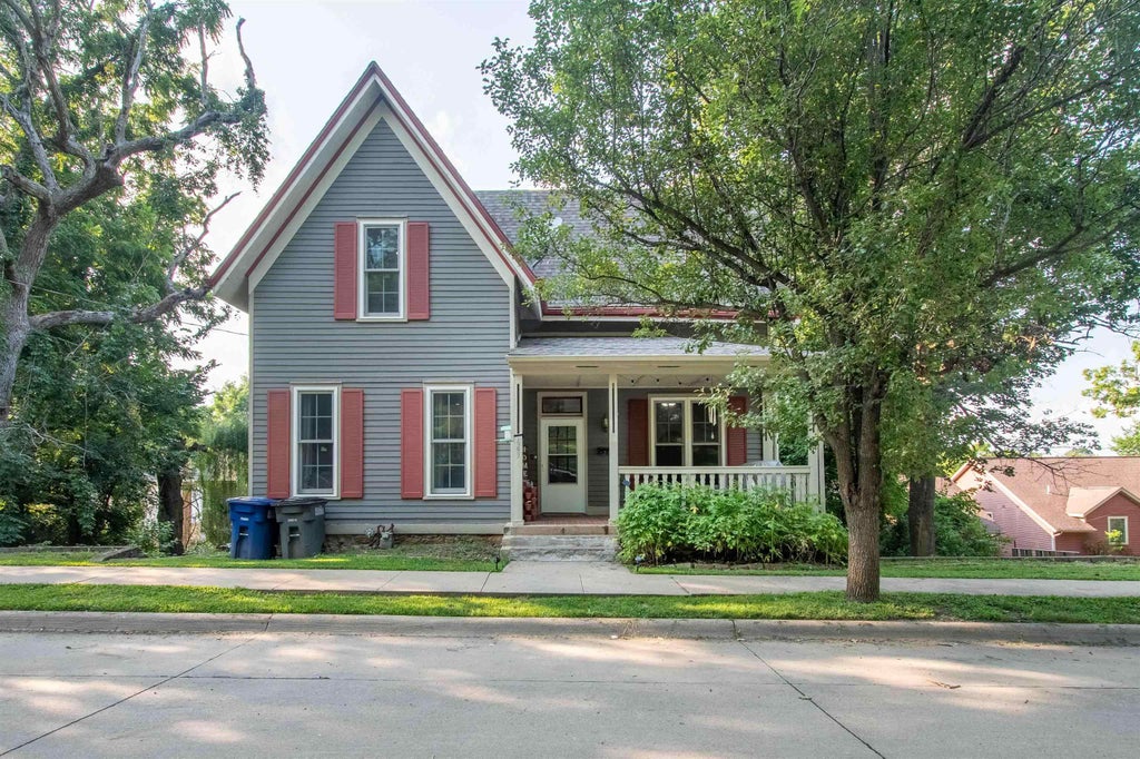 Photo of Dubuque, IA 52001 (MLS # 155627)