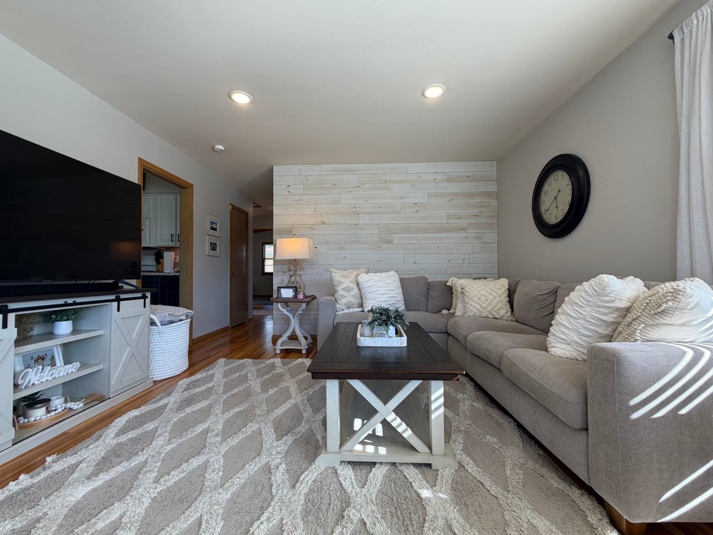 Photo of Dubuque, IA 52001 (MLS # 154992)