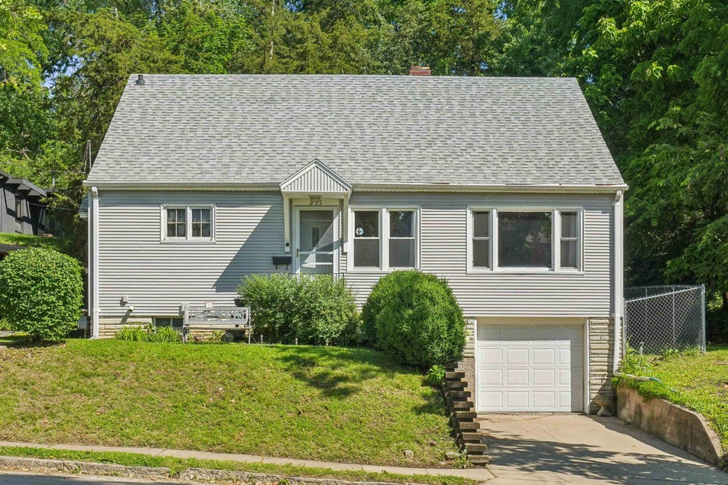 Photo of Dubuque, IA 52001 (MLS # 155127)