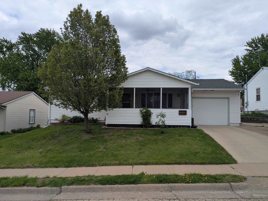 Photo of Dubuque, IA 52001 (MLS # 154581)
