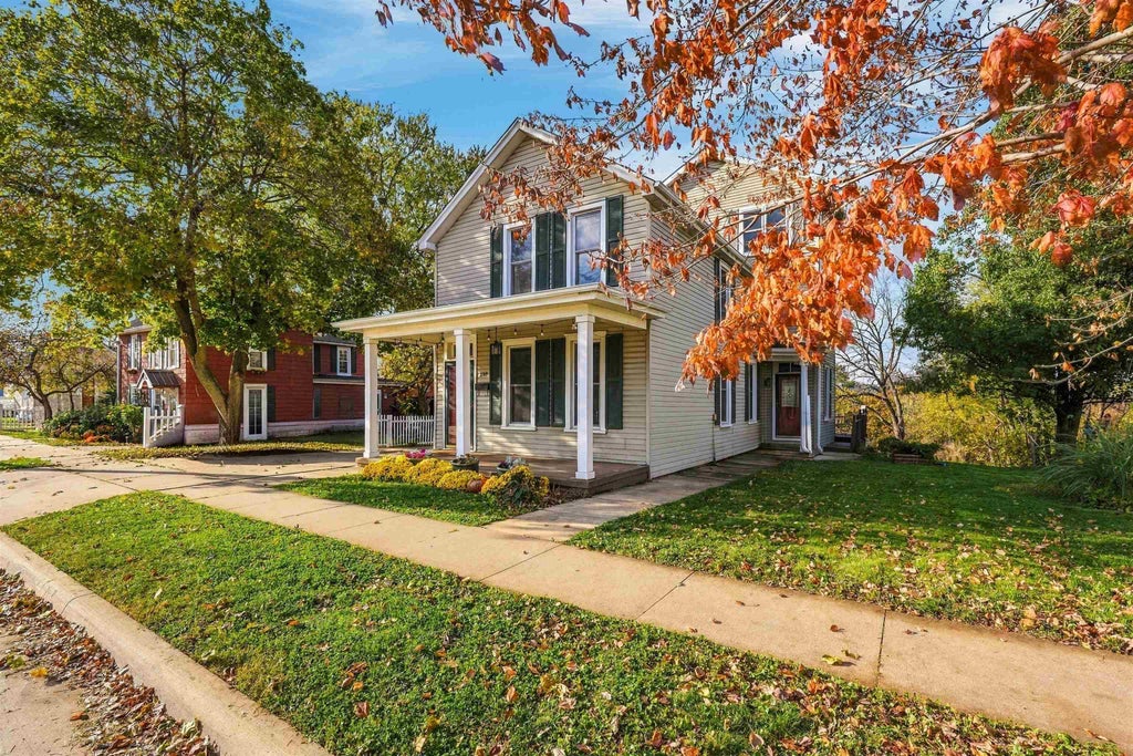 Photo of Dubuque, IA 52003 (MLS # 156066)