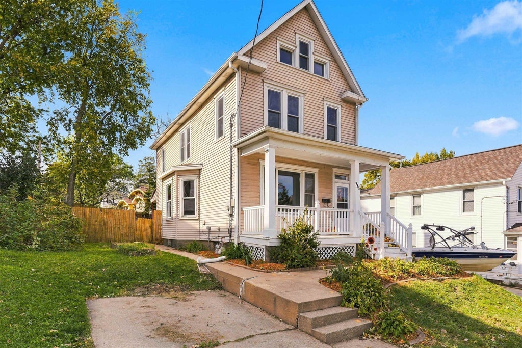Photo of Dubuque, IA 52001 (MLS # 155995)