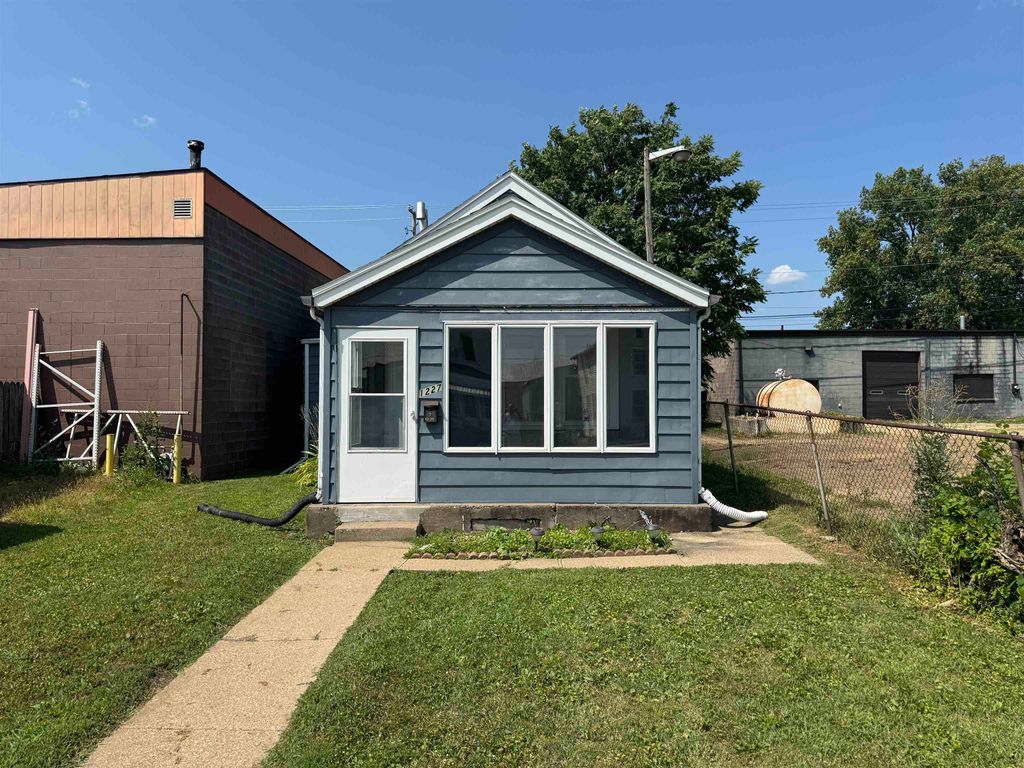 Photo of Dubuque, IA 52001 (MLS # 155291)