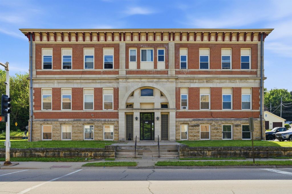 Photo of Dubuque, IA 52001 (MLS # 154699)