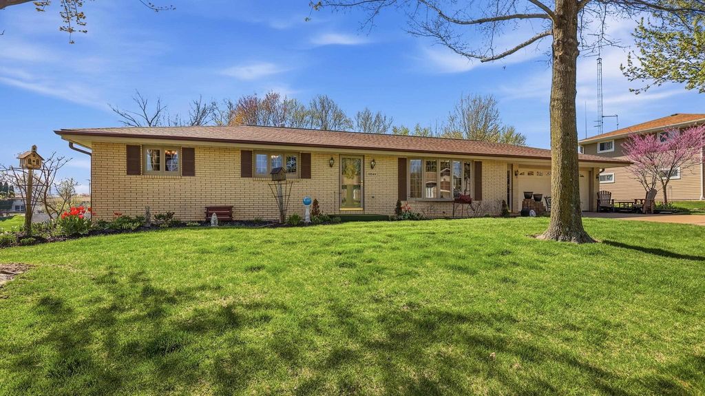 Photo of Dubuque, IA 52003 (MLS # 154550)