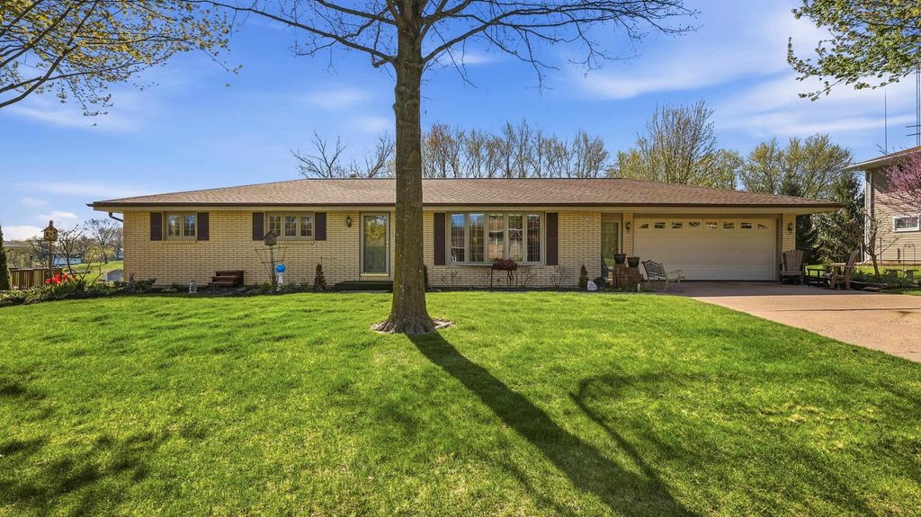 Photo of Dubuque, IA 52003 (MLS # 154550)