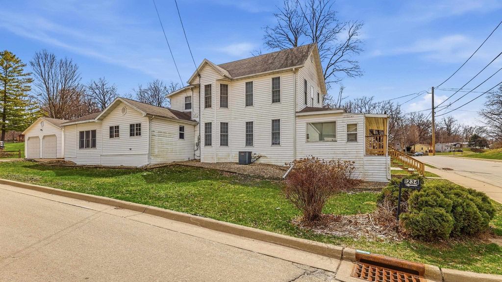 Photo of Dubuque, IA 52001 (MLS # 154271)