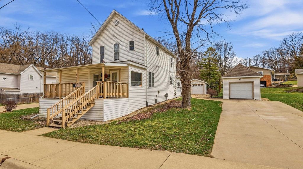 Photo of Dubuque, IA 52001 (MLS # 154271)