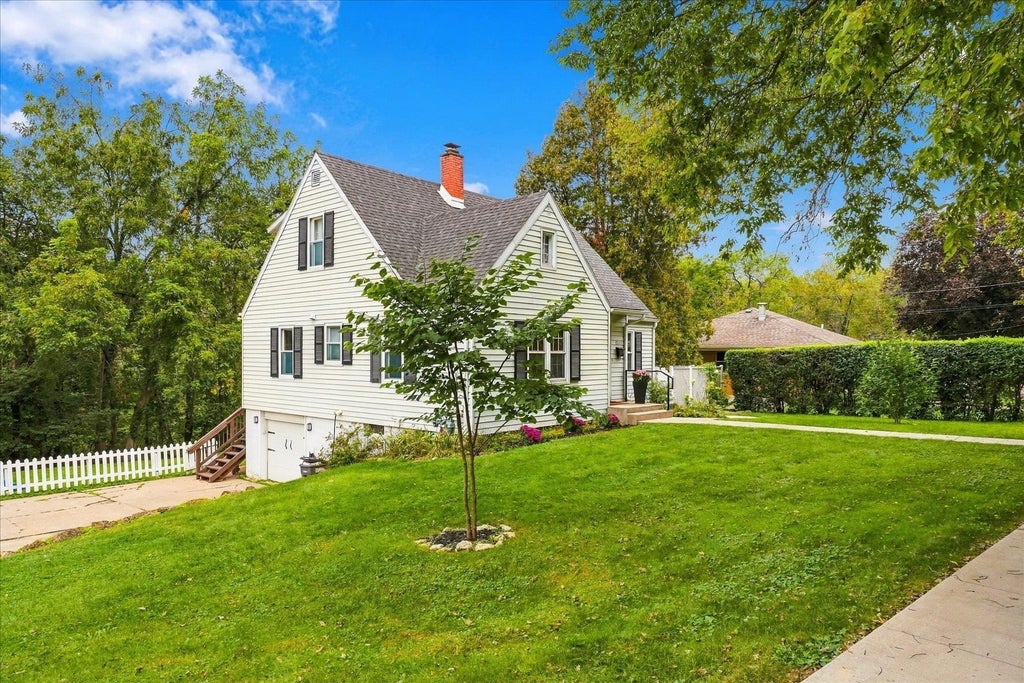 Photo of Dubuque, IA 52003 (MLS # 155811)