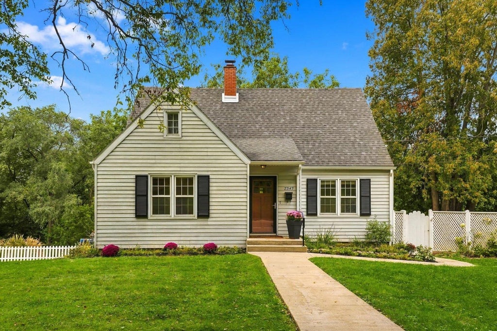 Photo of Dubuque, IA 52003 (MLS # 155811)