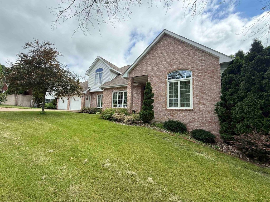 Photo of Dubuque, IA 52001 (MLS # 154878)
