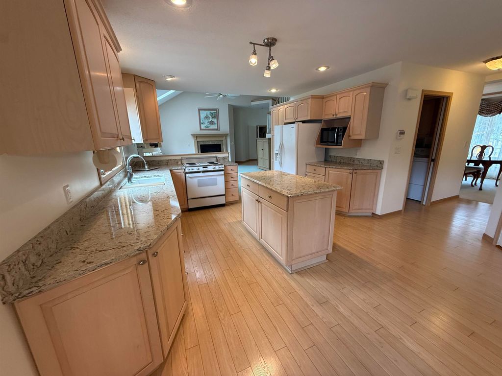 Photo of Dubuque, IA 52001 (MLS # 154878)