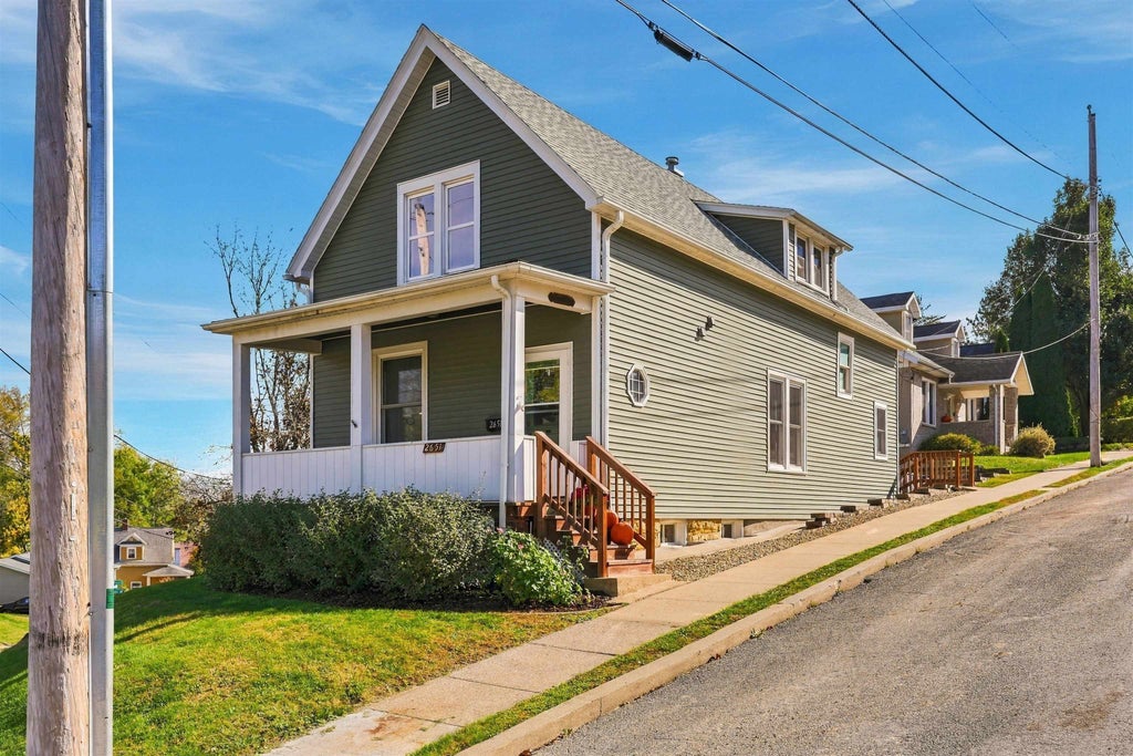 Photo of Dubuque, IA 52001 (MLS # 156050)