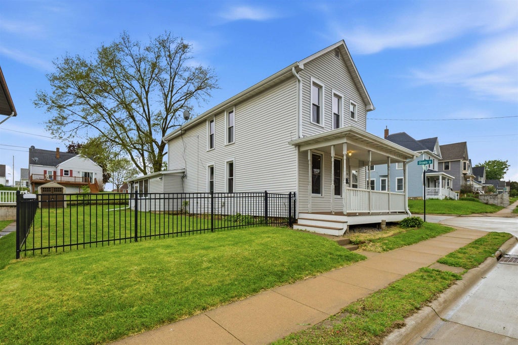 Photo of Dubuque, IA 52001 (MLS # 154617)