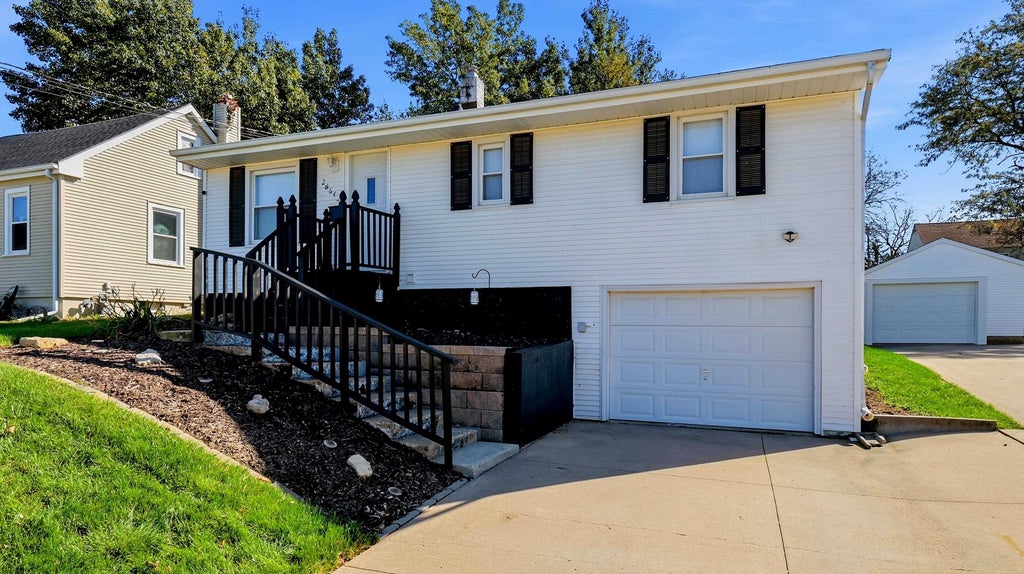 Photo of Dubuque, IA 52001 (MLS # 155992)