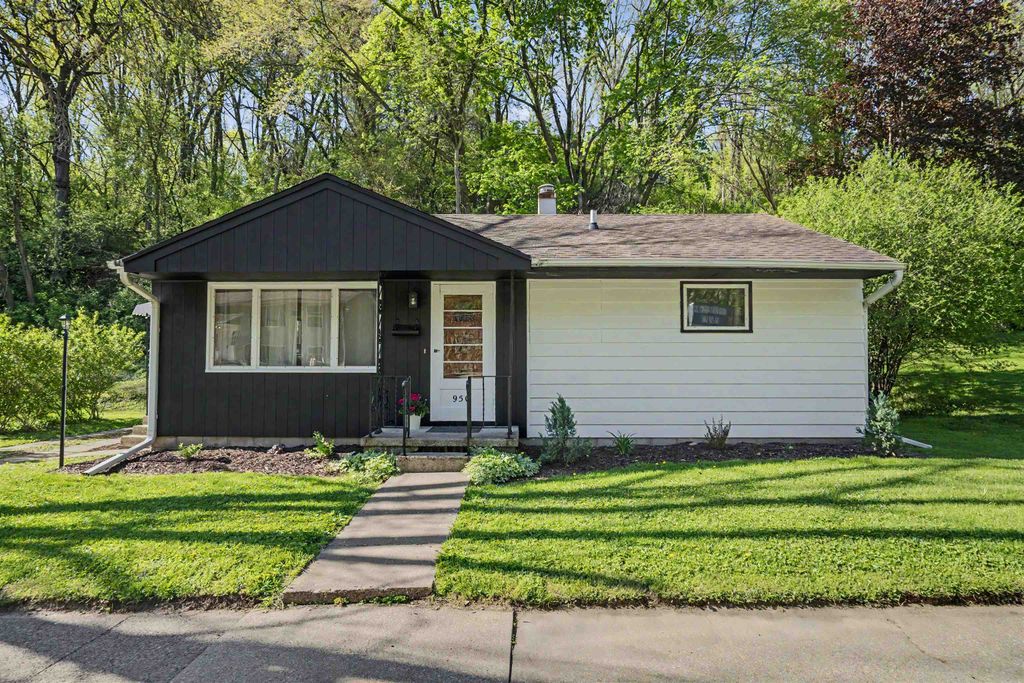 Photo of Dubuque, IA 52001 (MLS # 154543)
