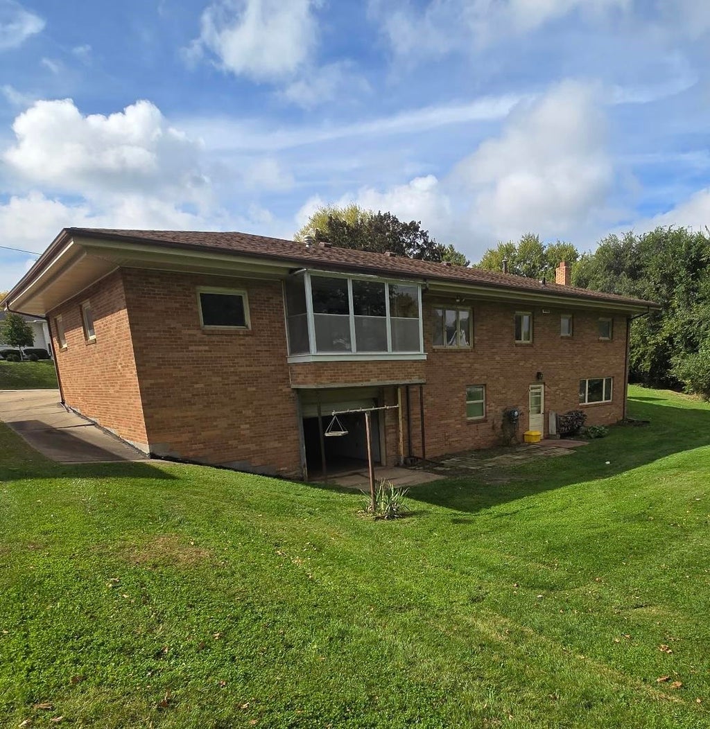 Photo of Dubuque, IA 52001 (MLS # 155985)