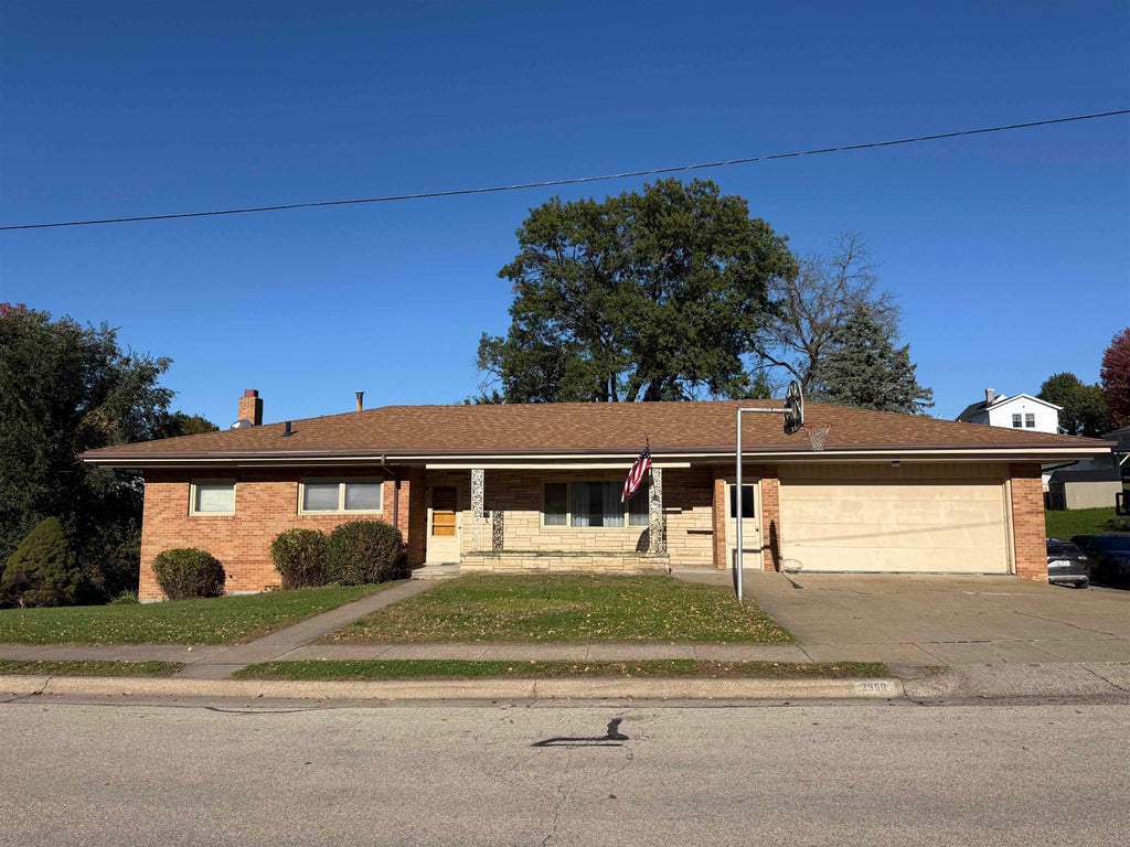 Photo of Dubuque, IA 52001 (MLS # 155985)