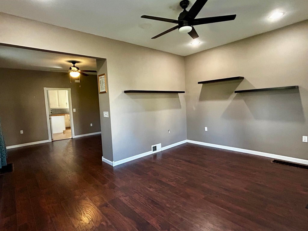 Photo of Dubuque, IA 52001 (MLS # 155877)