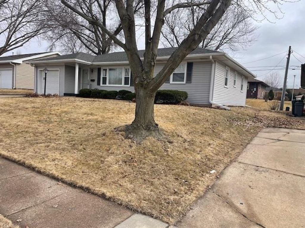 Photo of Dubuque, IA 52001 (MLS # 154359)