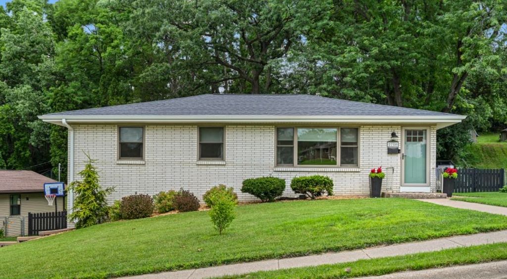 Photo of Dubuque, IA 52001 (MLS # 155101)