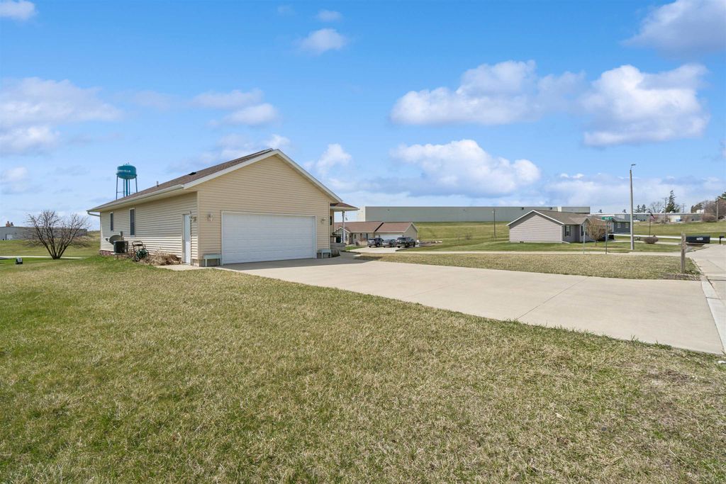 Photo of Garnavillo, IA 52049 (MLS # 154317)