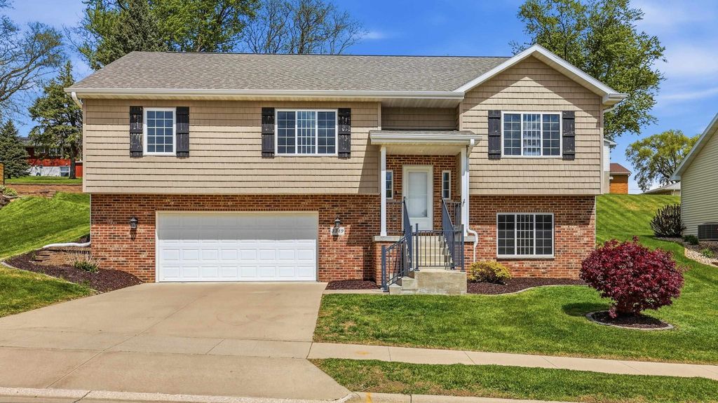 Photo of Dubuque, IA 52002 (MLS # 154629)