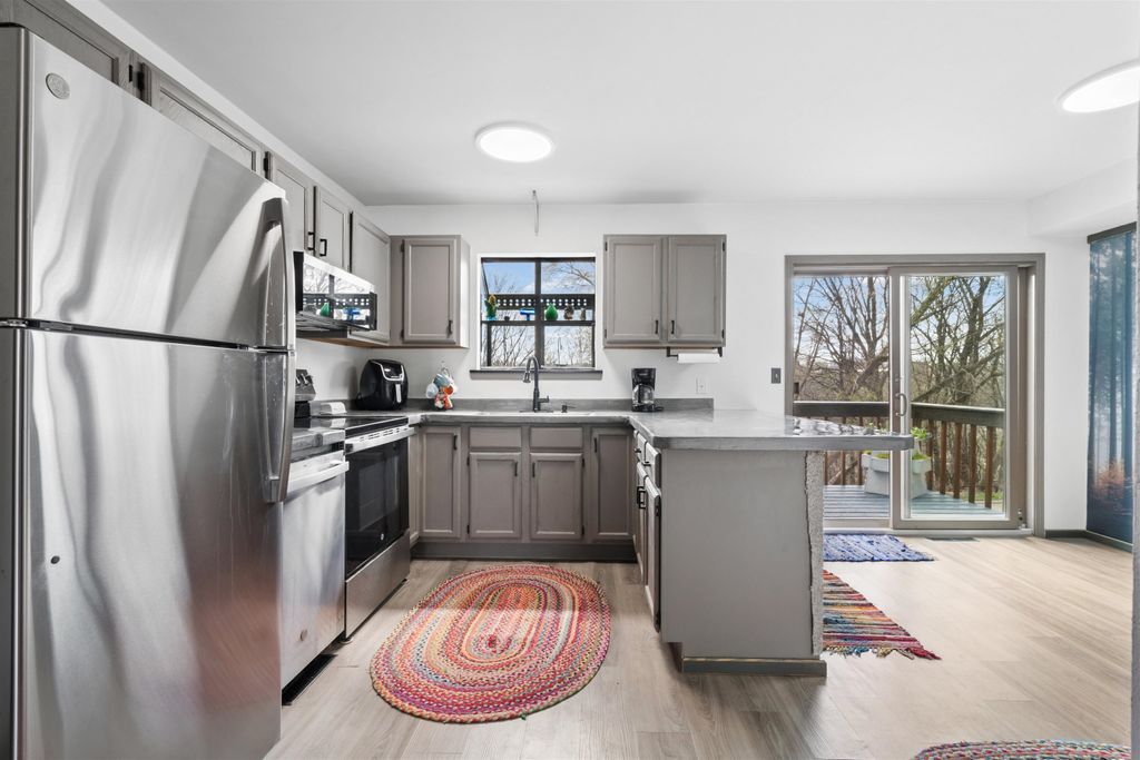 Photo of Dubuque, IA 52001 (MLS # 154358)