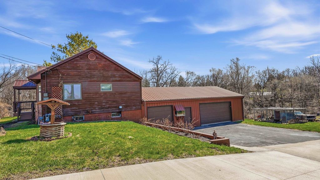 Photo of Dubuque, IA 52001 (MLS # 154311)