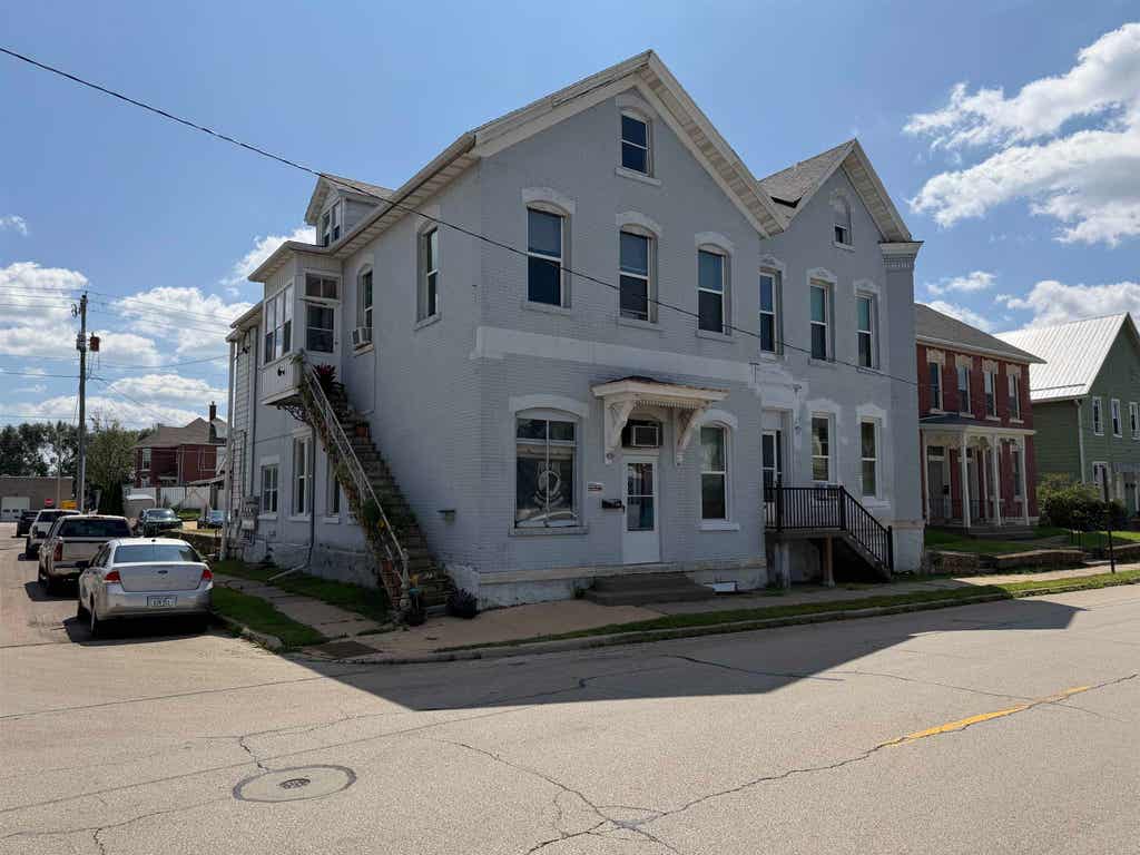 Photo of Dubuque, IA 52001 (MLS # 155566)