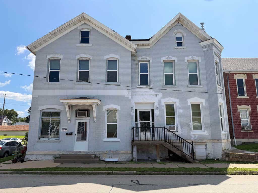 Photo of Dubuque, IA 52001 (MLS # 155566)