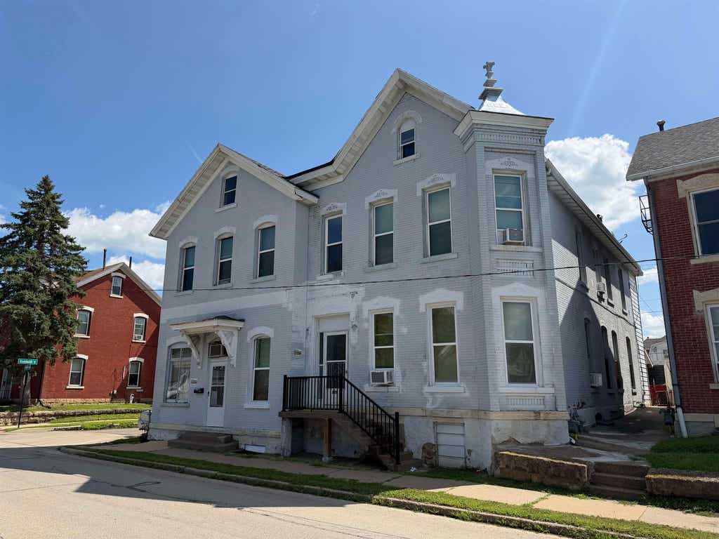 Photo of Dubuque, IA 52001 (MLS # 155566)