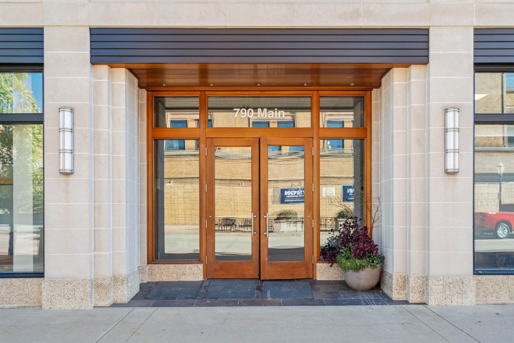 Photo of Dubuque, IA 52001 (MLS # 154261)