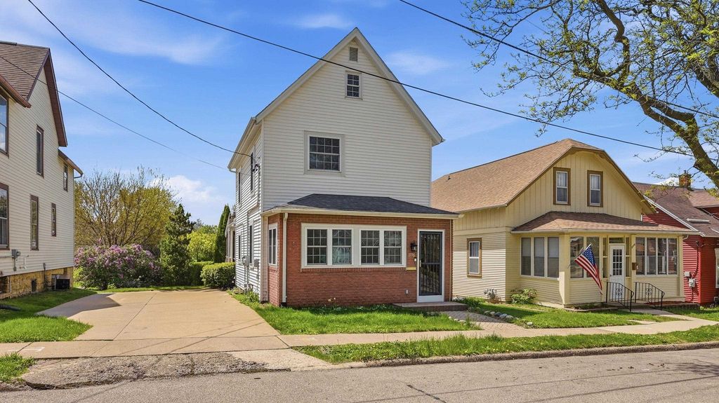 Photo of Dubuque, IA 52001 (MLS # 154539)