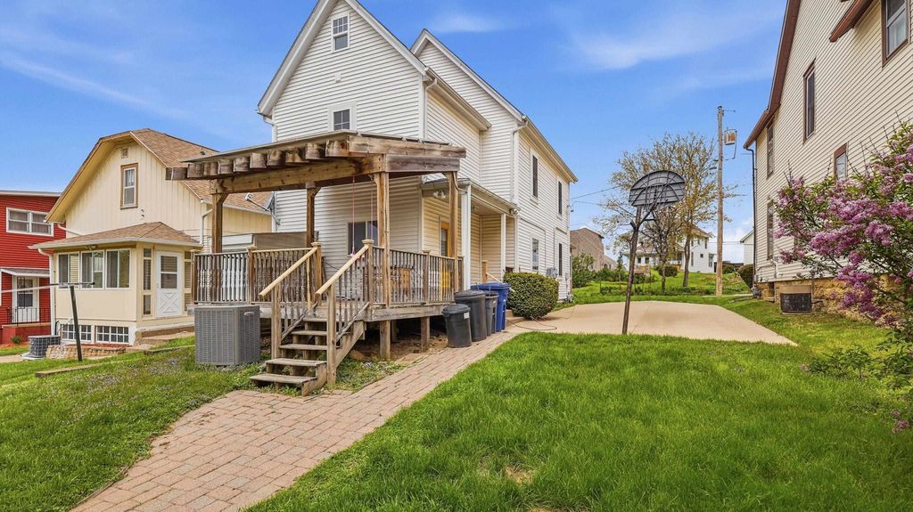 Photo of Dubuque, IA 52001 (MLS # 154539)