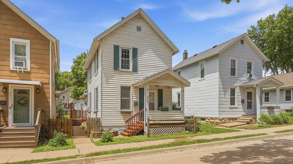 Photo of Dubuque, IA 52001 (MLS # 154622)