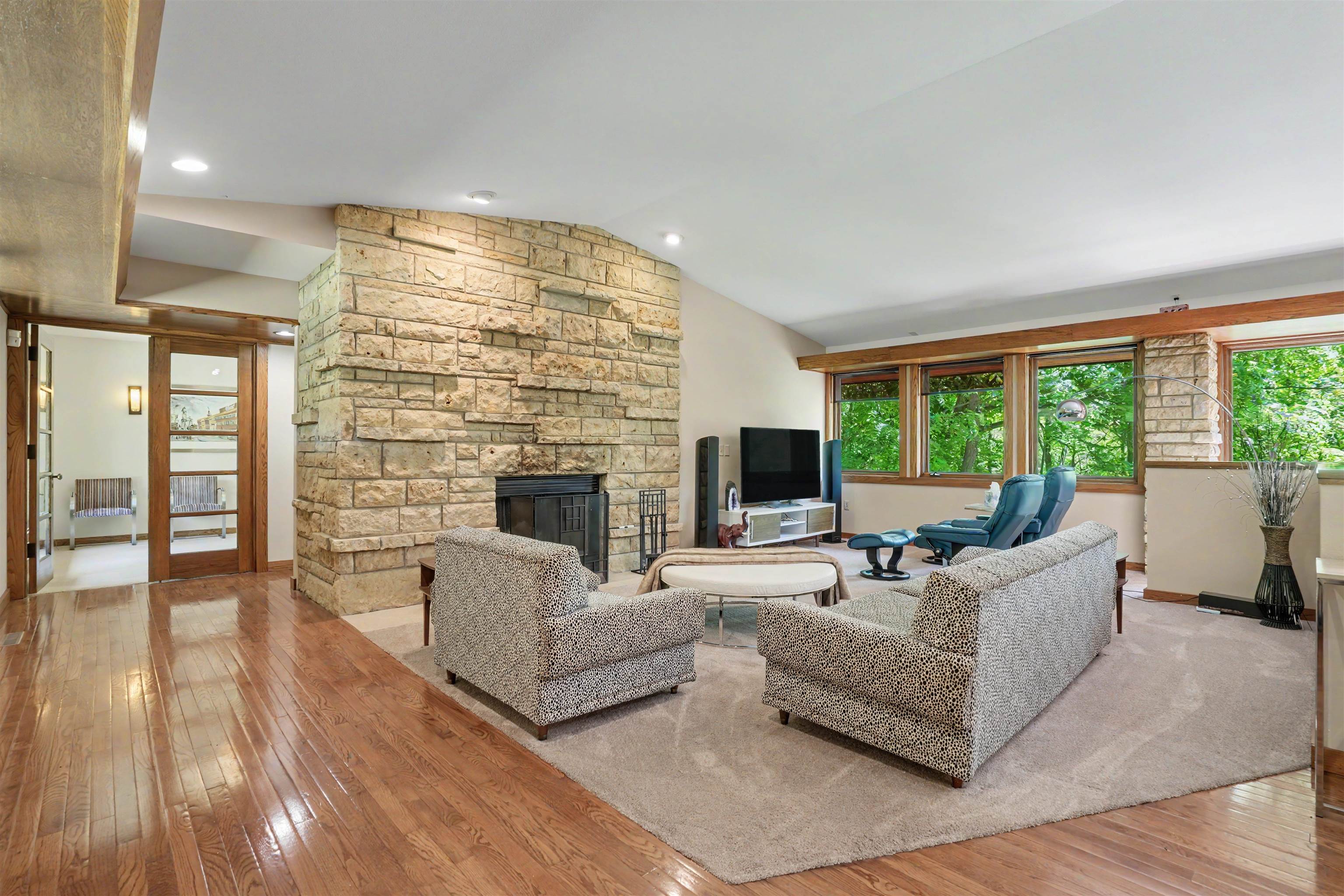 16 Truman Drive