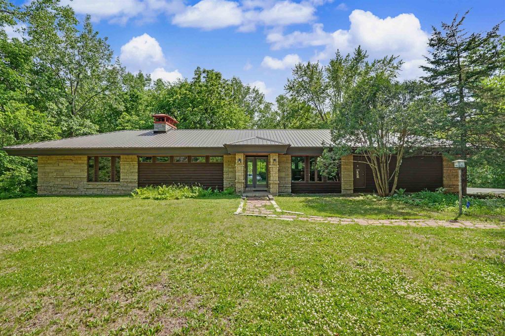 Photo of East Dubuque, IL 61025 (MLS # 154735)
