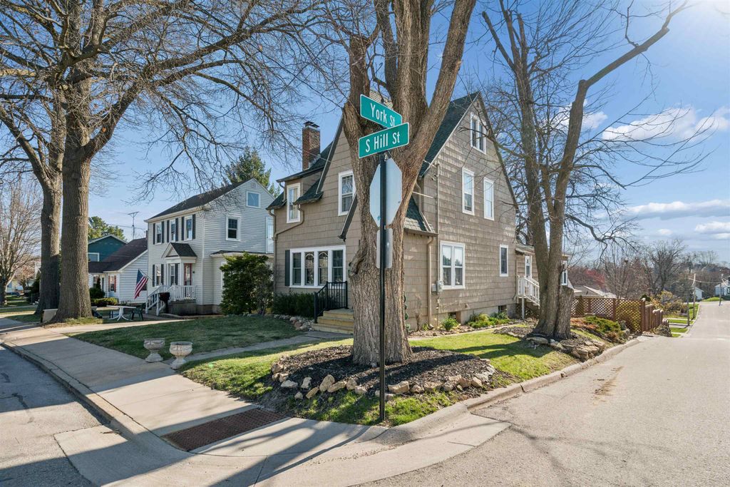 Photo of Dubuque, IA 52003 (MLS # 154318)