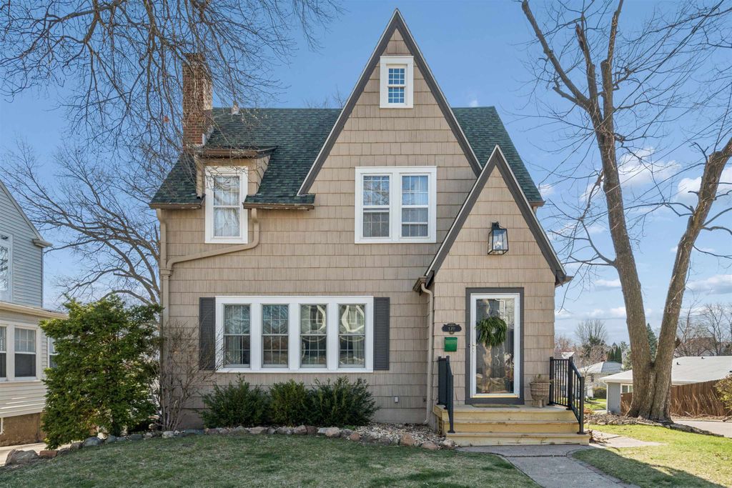 Photo of Dubuque, IA 52003 (MLS # 154318)