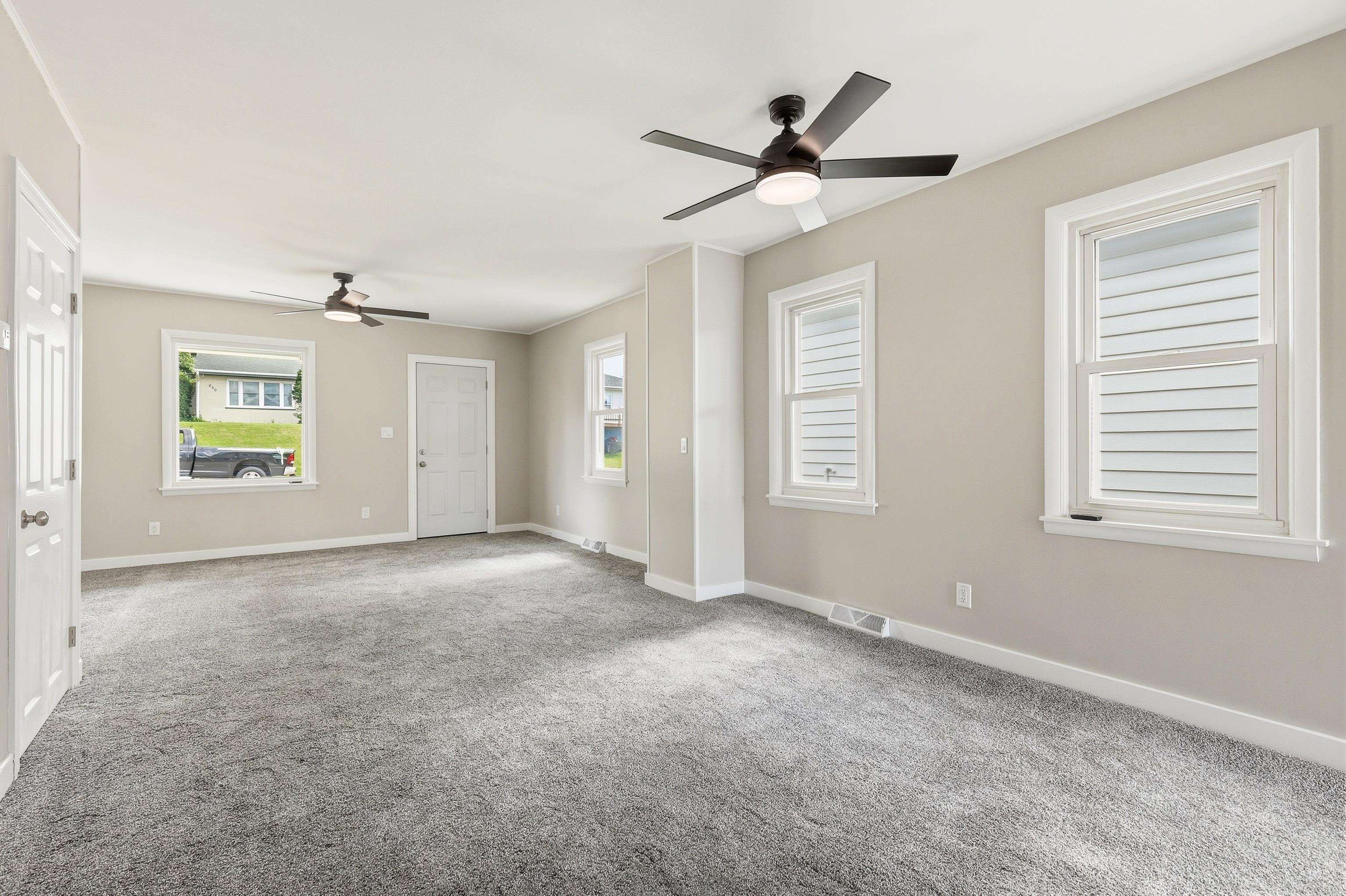 645 Angella Street - Photo 4