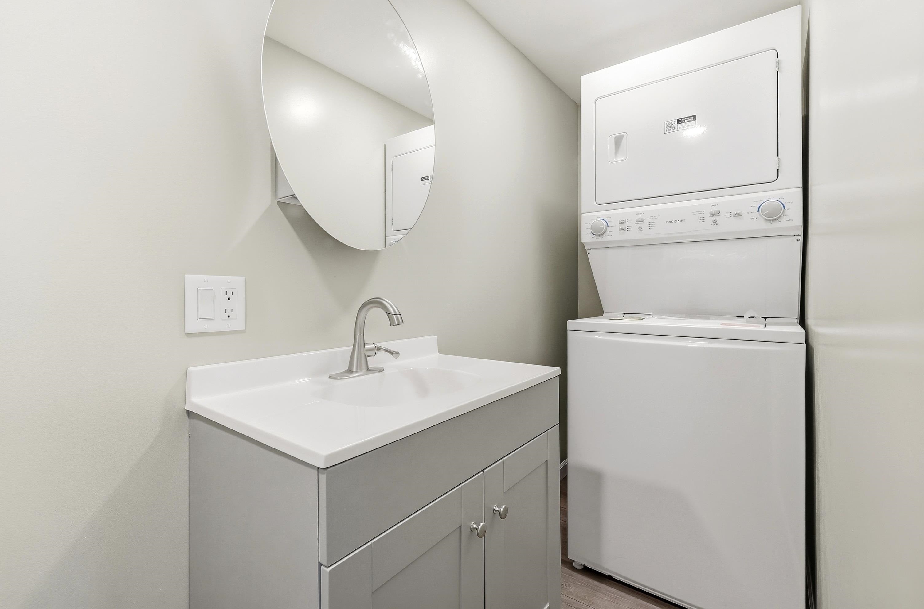 645 Angella Street - Photo 3