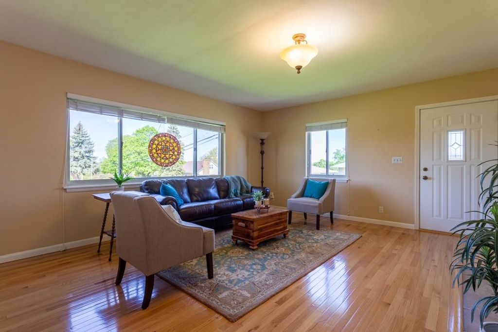 Photo of Dubuque, IA 52001 (MLS # 154560)