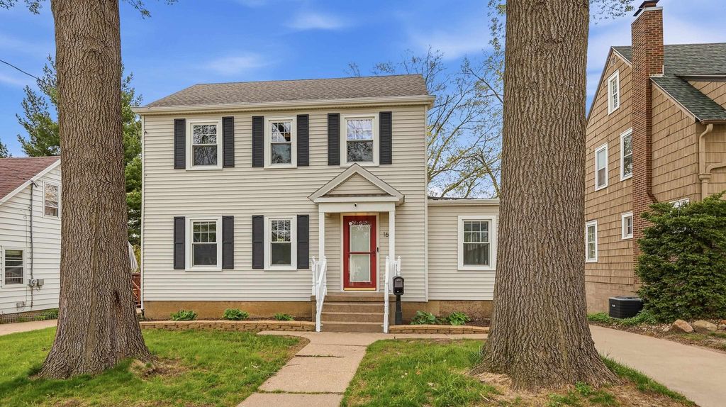 Photo of Dubuque, IA 52001 (MLS # 154534)