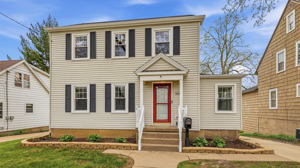 Photo of Dubuque, IA 52001 (MLS # 154534)