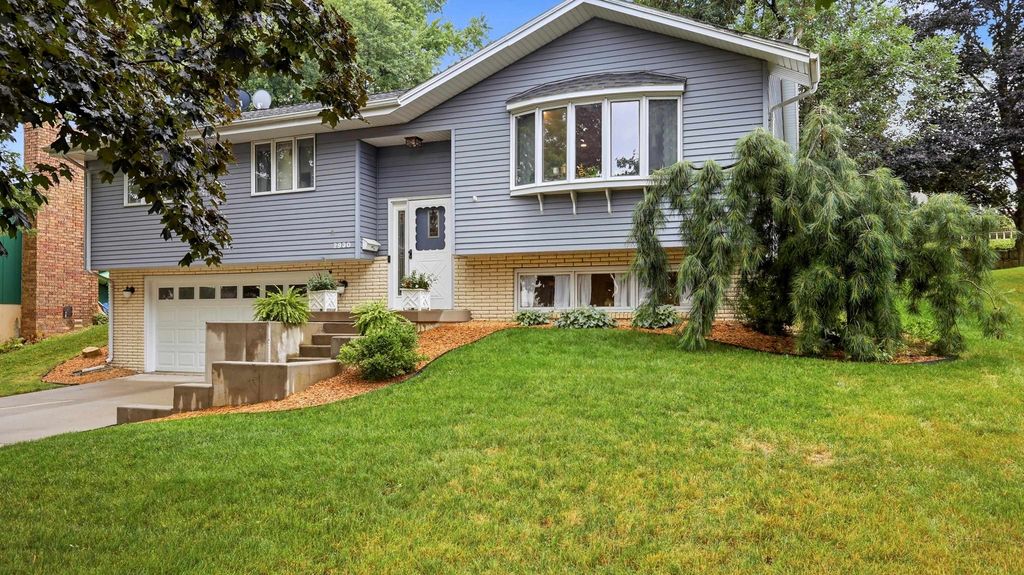 Photo of Dubuque, IA 52001 (MLS # 155264)
