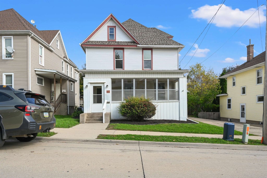 Photo of Dubuque, IA 52001 (MLS # 156006)