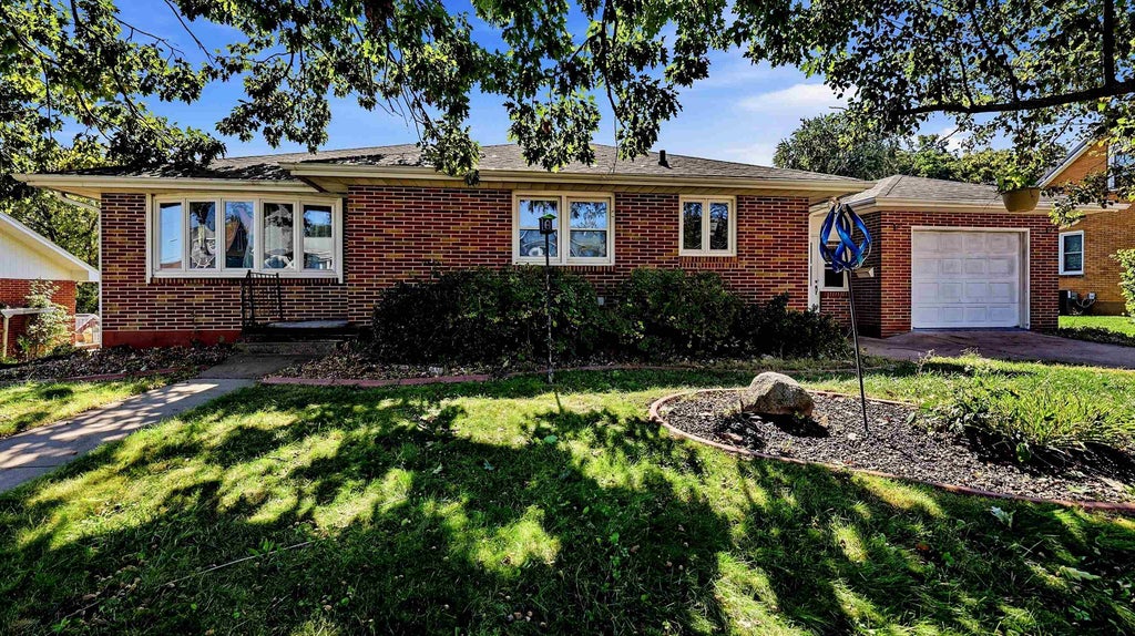 Photo of Dubuque, IA 52001 (MLS # 155835)